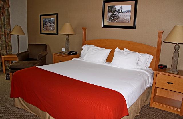 127 custer, holiday inn express.JPG